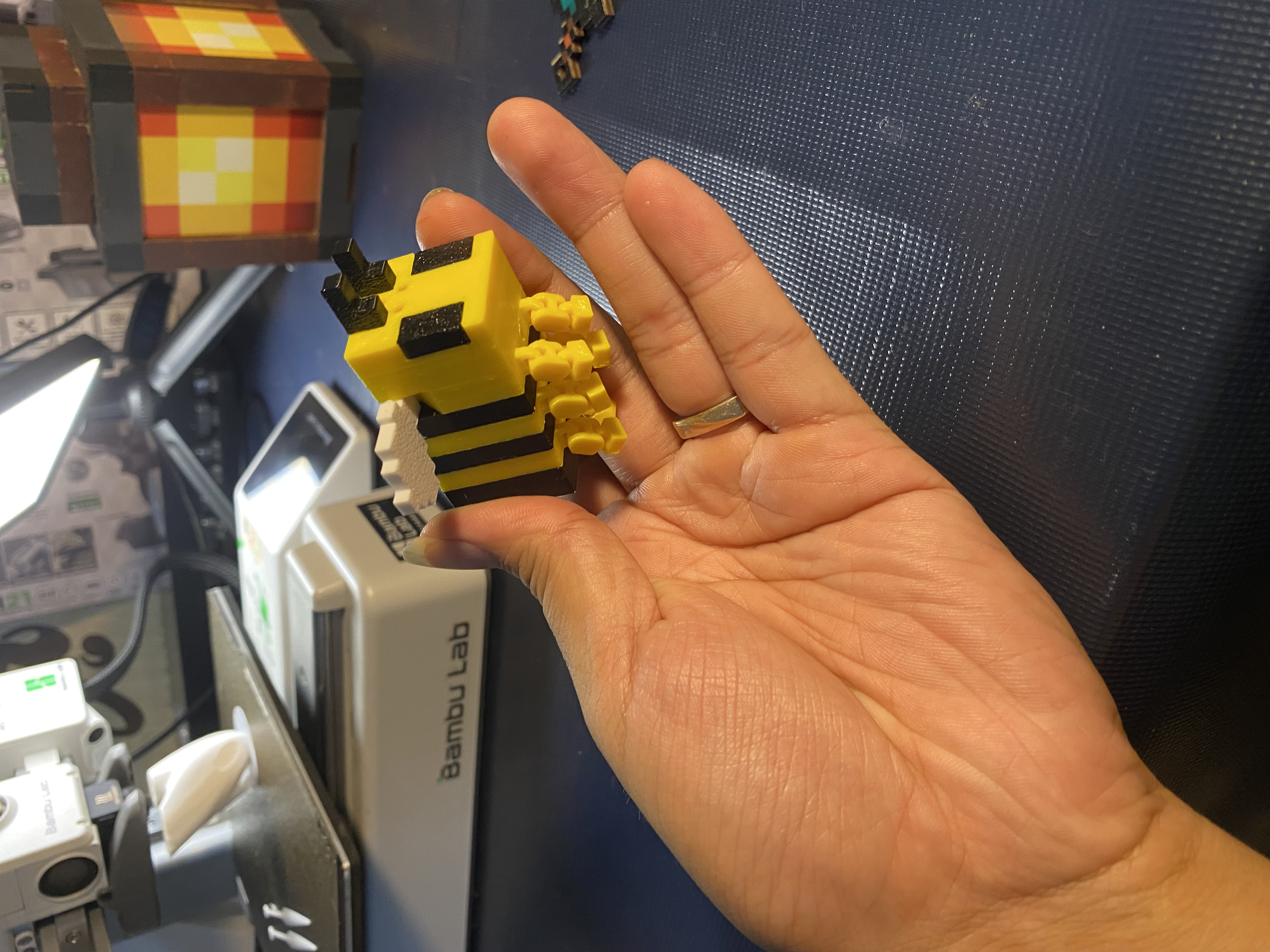 Mô hình ong minecraft 5