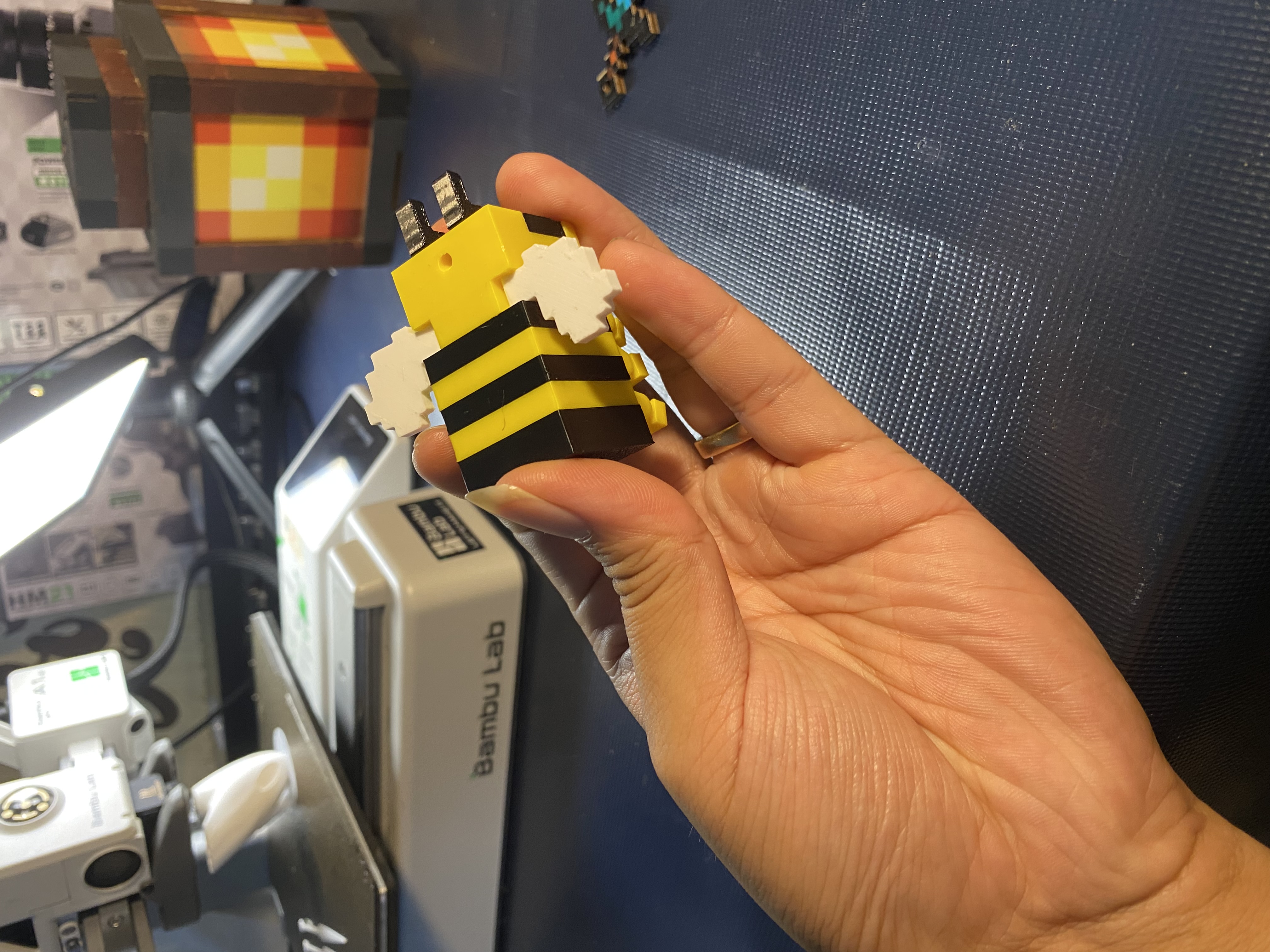 Mô hình ong minecraft 4