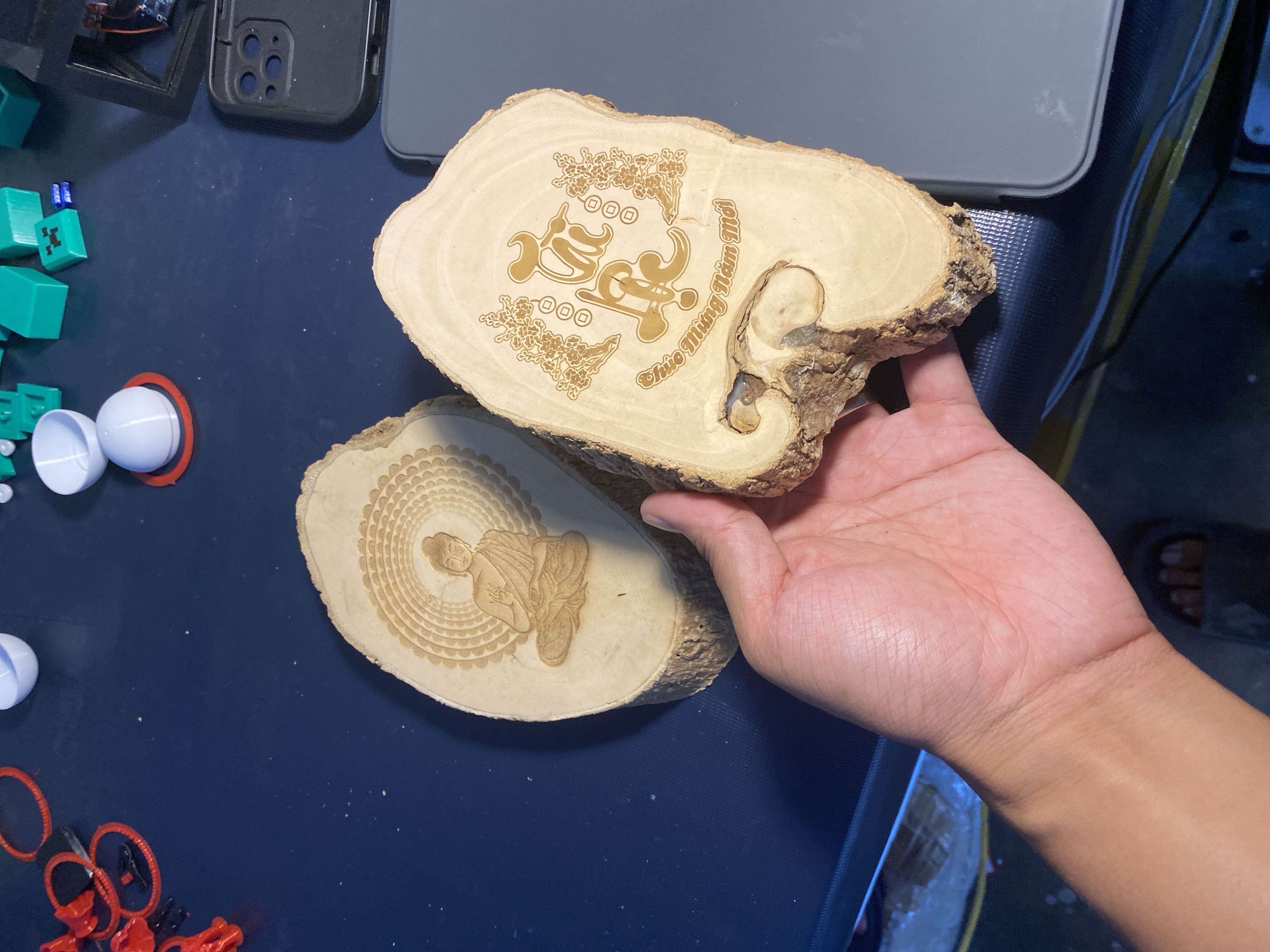 Khắc laser theo yêu cầu (custom)