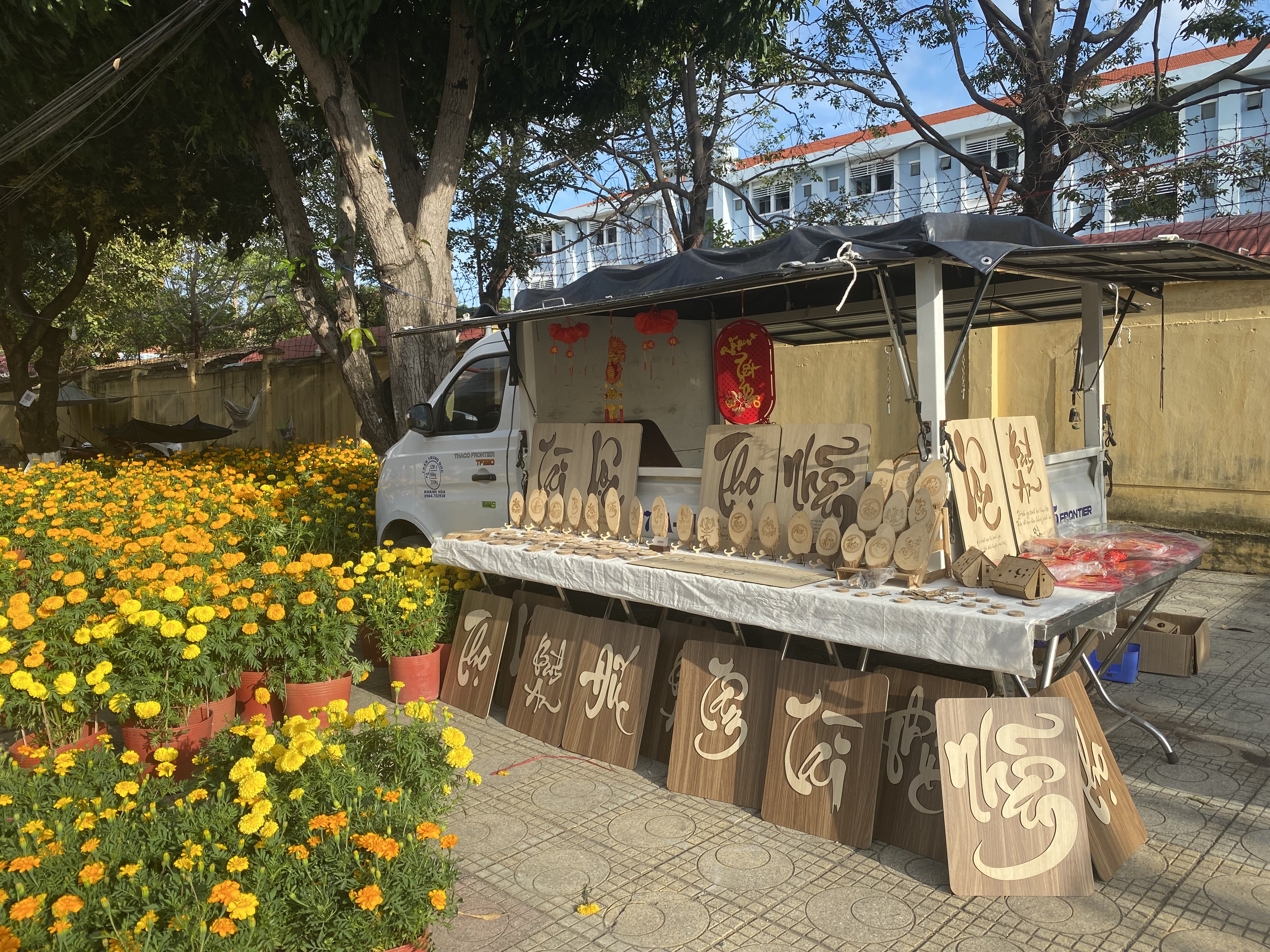 Cắt laser và thiết kế file theo yêu cầu