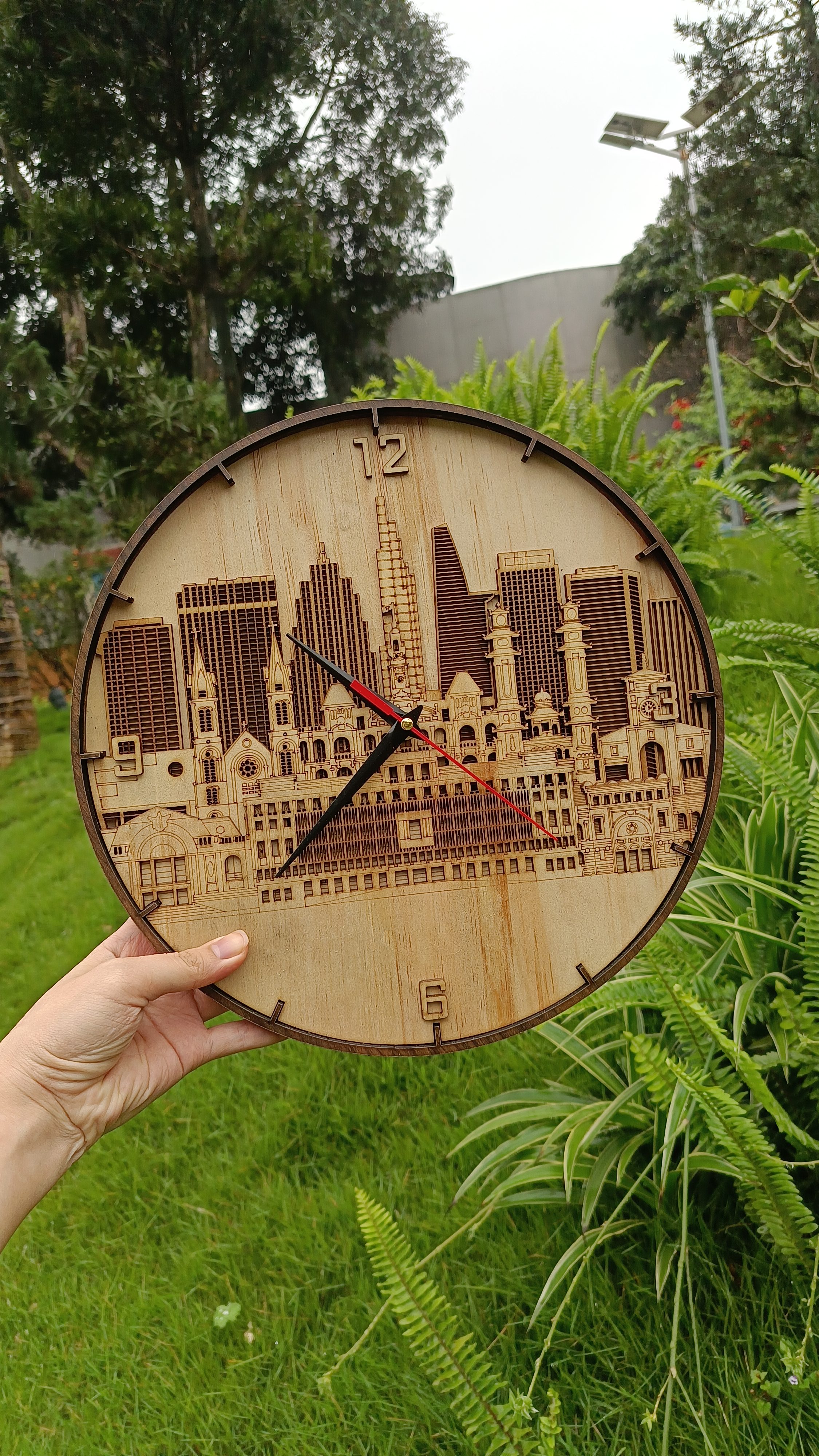 Đồng hồ gỗ custom nhiêu lớp 5